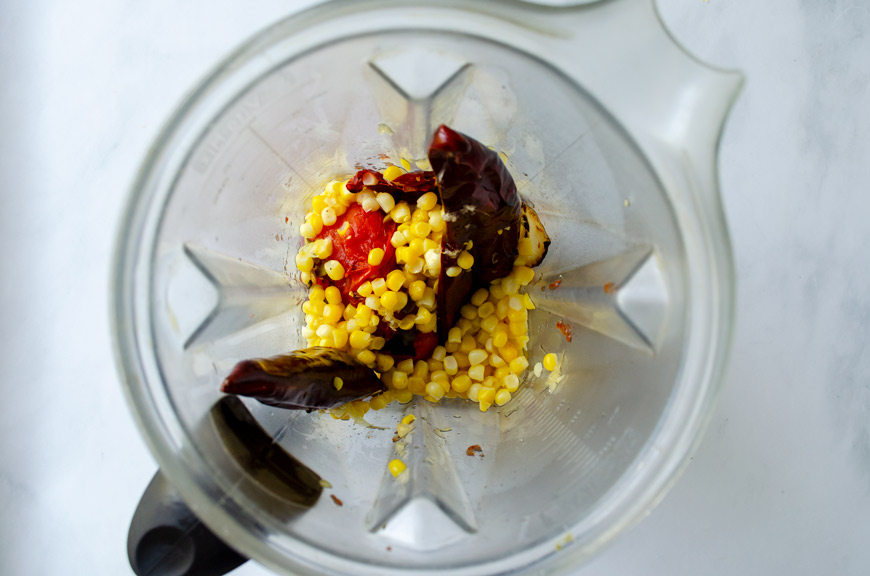 roasted ingredients for atapakua in a blender