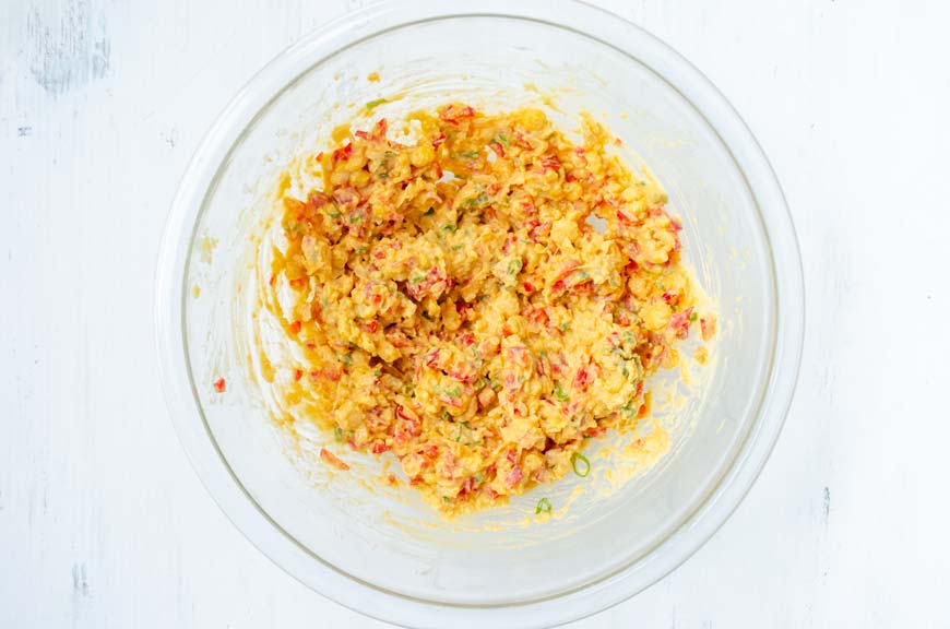 chickpea filling in glass bowl