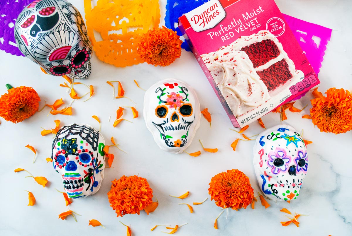 day Of the dead skull cakelettes – Sugar Booger Sweets