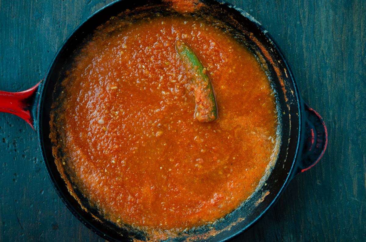 skillet with habanero tomato sauce